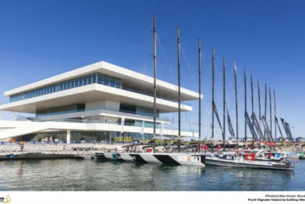 120 Sqm Loft-Style Apartment Beach Royal Marina Valencia Kültér fotó